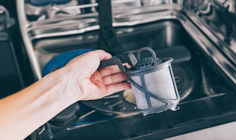 Почему засоряются фильтры в посудомоечных машинах и как это избежать