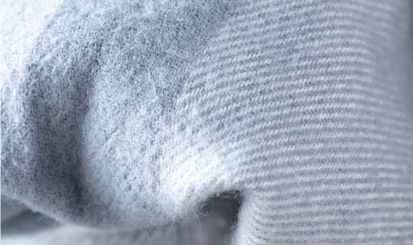 Как убрать катышки с одежды в домашних условиях