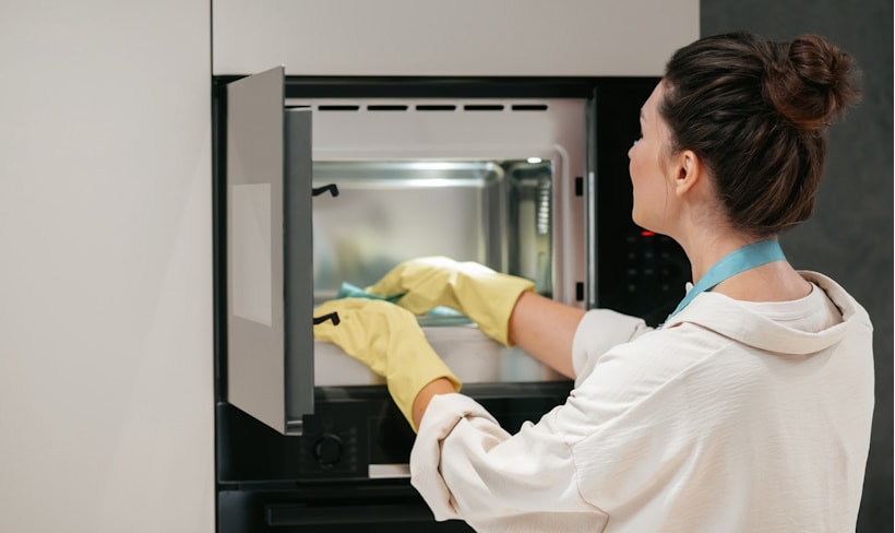 Как чистить микроволновку