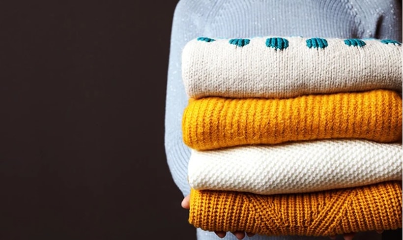 Как аккуратно сложить и хранить свитера