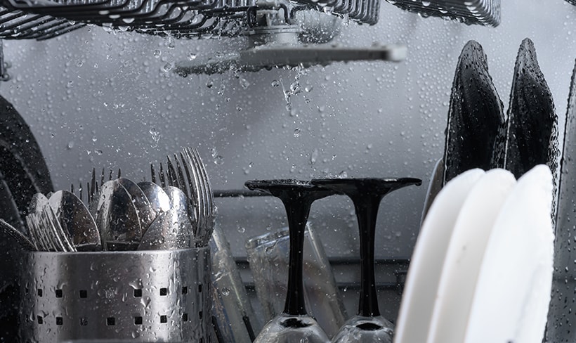 Что происходит внутри посудомоечной машины?