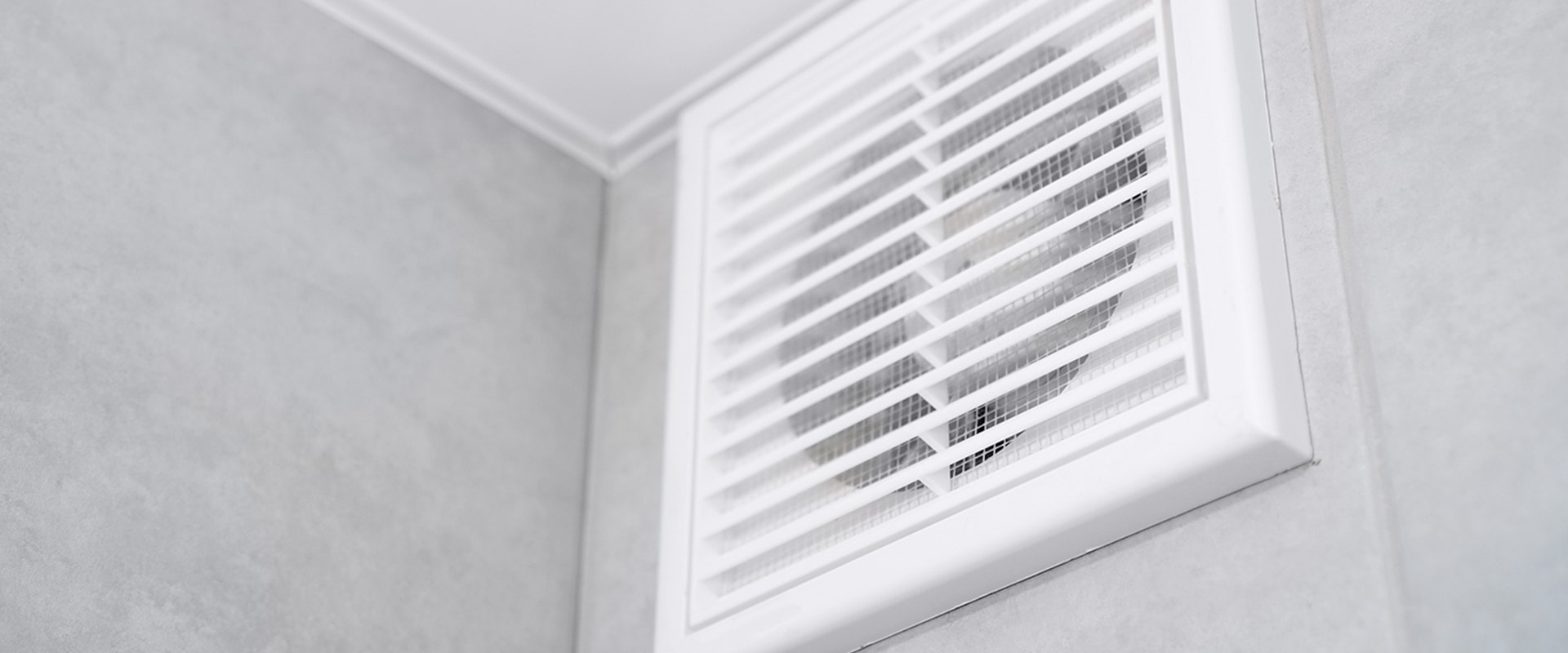 Загрязненная вентиляция в ванной