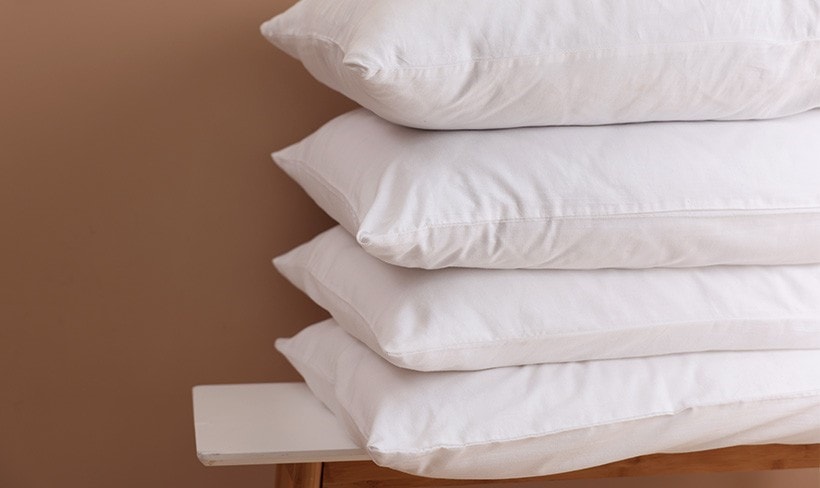 Что делать, если подушка маленькая, а наволочка большая?