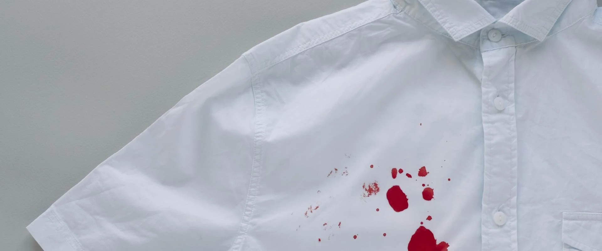 Как удалить пятна крови с одежды и тканей